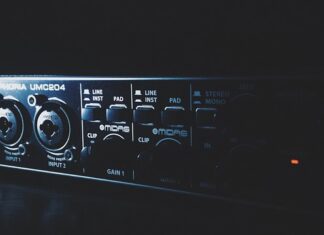 Jak podłączyć interfejs do komputera?